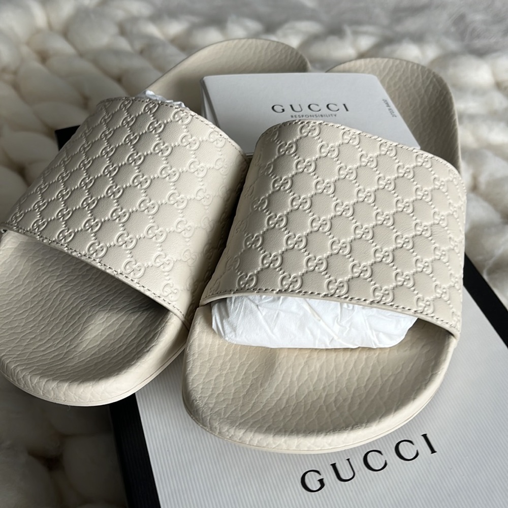AUTHENTIC GUCCI SLIDES - sz 37